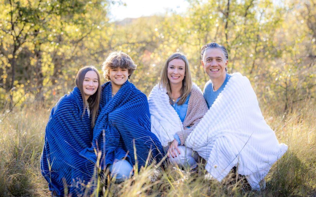What Should We Wear to Our Holiday Mini Session?